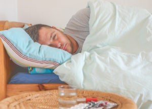 Especialistas advierten sobre problemas del sueño causados por el calor