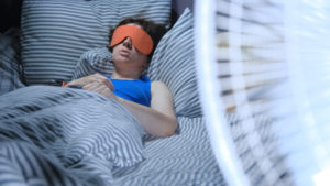 La ola de calor y el molesto insomnio: revisa las claves para dormir a pesar de las altas temperaturas